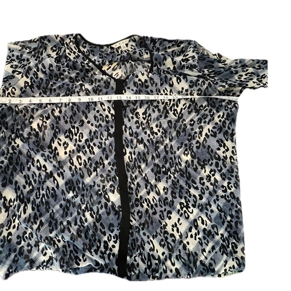 CABI Fatale Animal Print Chiffon #977 Blue Leopard Print Blouse - Size XL - Picture 9 of 14
